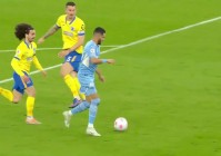 米贾托维奇？马赫雷斯左路带球杀入禁区横传，曼城坐镇伊蒂哈德球场迎战阿斯顿维拉