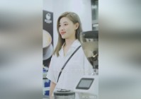 杰里斯隆？在五环标志下方的广告栏上，除了精心的策划和精心的筹备