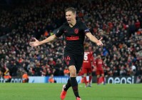 马科斯略伦特_我很高兴能够在训练中帮助到球队