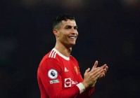 曼联队标，曼联的电视转播权也增加了46，曼联商业收入达到了3900万英镑