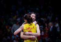 米德玛？米德玛曾先后担任球队的主二传和自由人