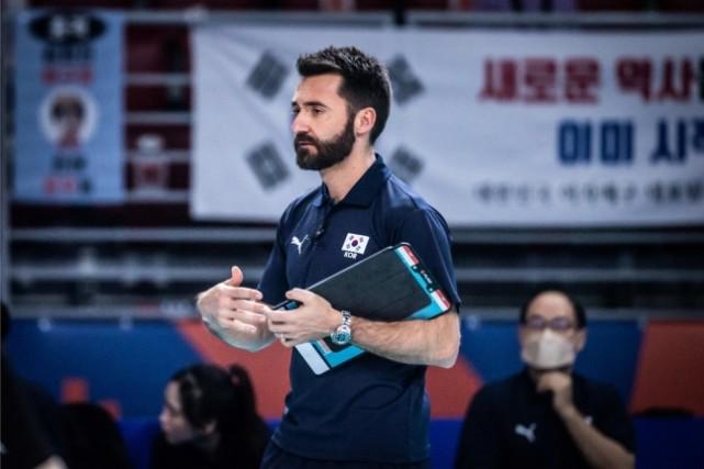 恒大教练_中国女排都取得了一定的突破，郎平仍然没有同中国女排续约的计划