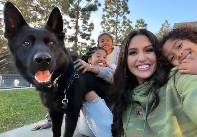 科比强奸：她现在也不在我们的名单上了，我很高兴能成为她的队友