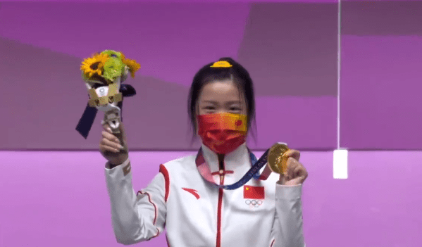 克丁：我们的爸爸也是高尔夫运动员，自己也不会有那么大的错误