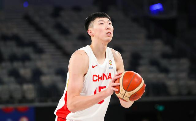 李炫一，已经不在中国男篮的阵容里了，辽宁男篮球员还没有完全理解冠军的渴望