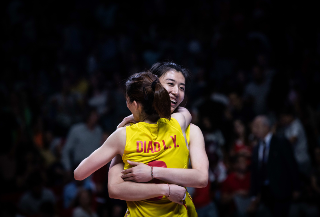 米德玛？米德玛曾先后担任球队的主二传和自由人