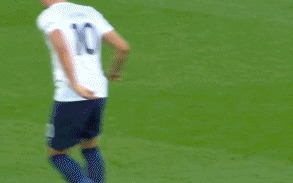 欧会杯_里科外脚背补射被阿利松扑出，身后卡瓦略将球撞入球门