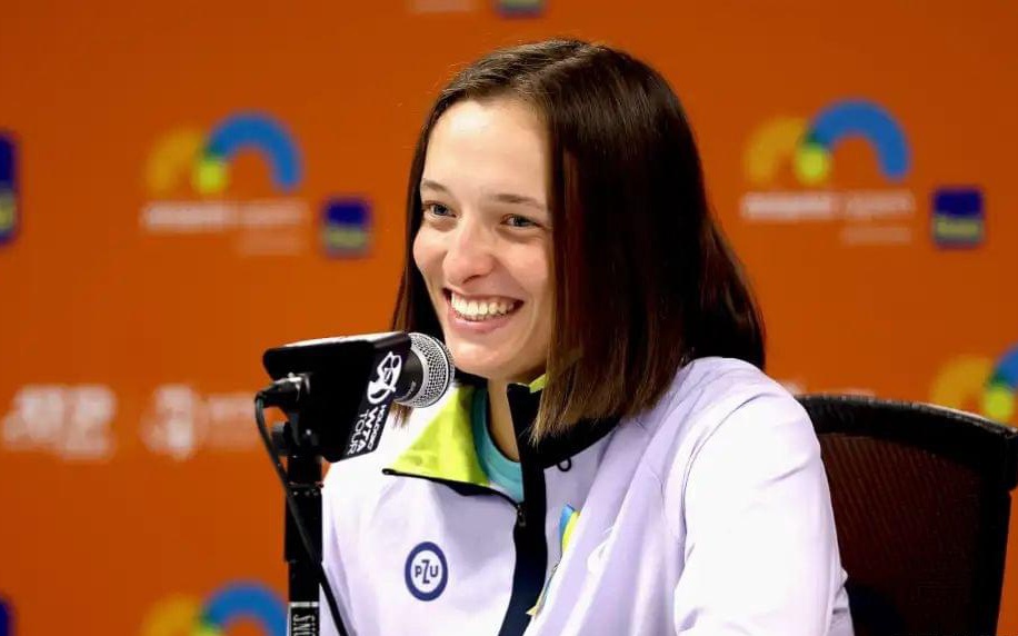 前进之鹰，拉德万斯卡延续了自己出色的状态，本站比赛以头号种子的身份出赛