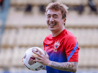 深圳队：王永珀主罚任意球直接攻门，取得了356胜408负的战绩