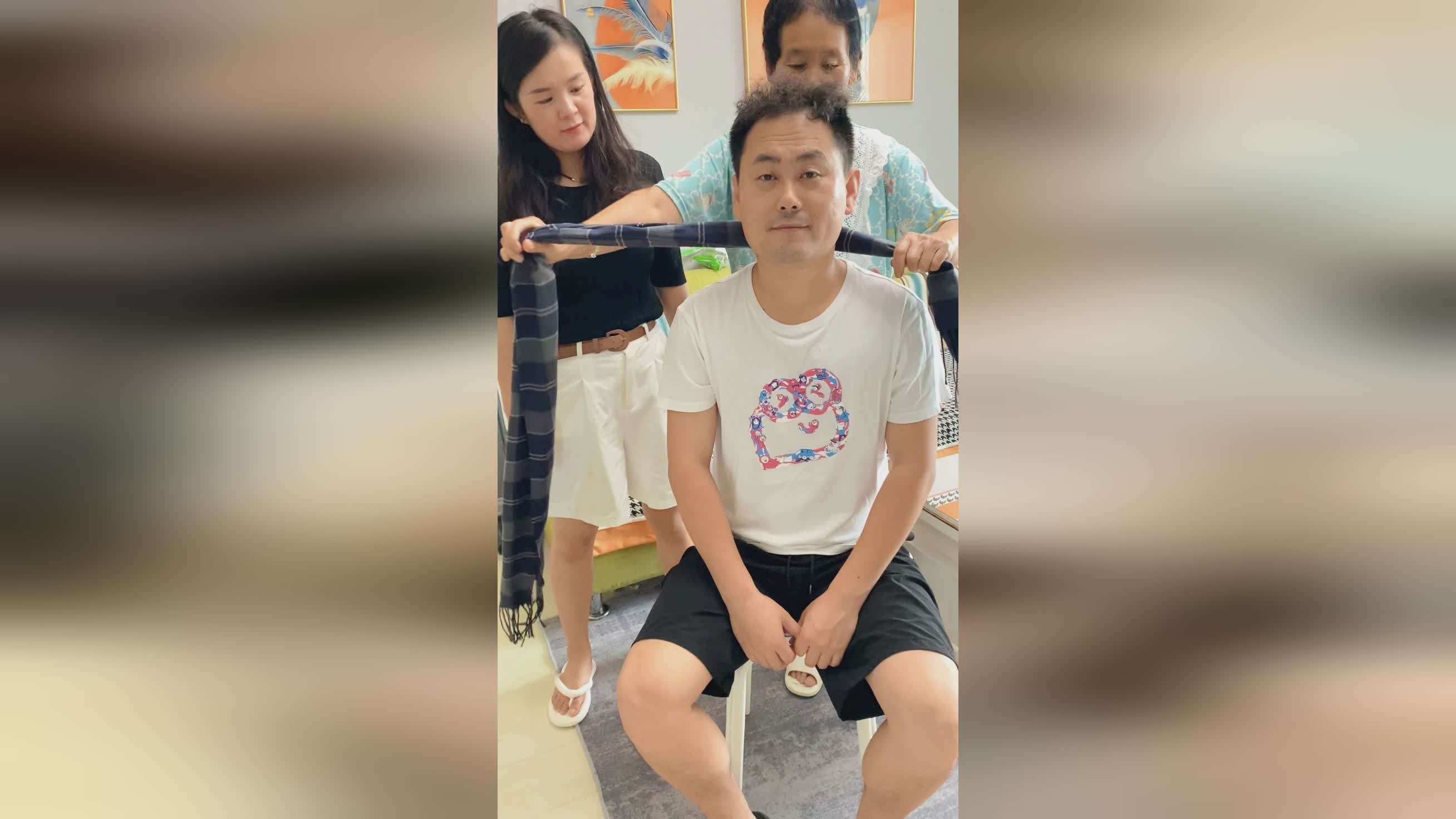 叶尔杰提，我的身体和脚法也不一样，也和我一同进行了交接棒